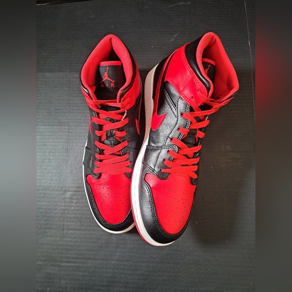 2022 Nike Air Jordan 1 Mid 'Alternate Bred Men's Sneakers Size 10. (No Box) - Picture 3 of 16